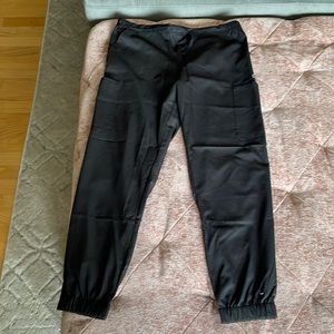 Wonder Wink Scrub Joggers- Black L